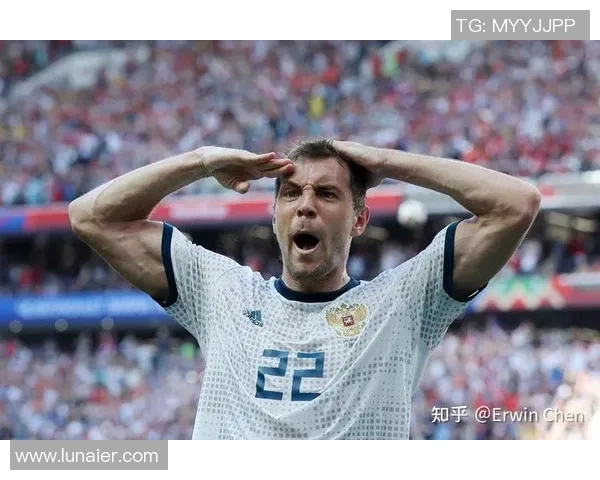 足球场上最帅气的球星瞬间大集合，尽显迷人魅力与超凡气质